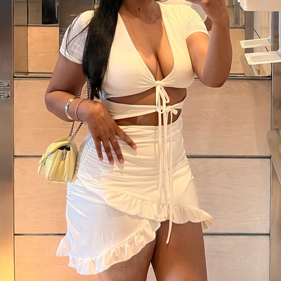 Stunning White shein ruffle tie-front Summer dress - Picture 2 of 6